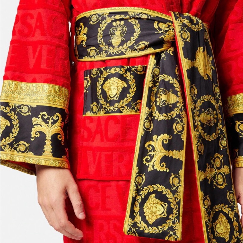 NWT Versace Red and Gold Patterned Robe - Picture 3 of 12